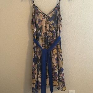 Francesca’s Collections floral dress w sash tie waist Size M watercolor print